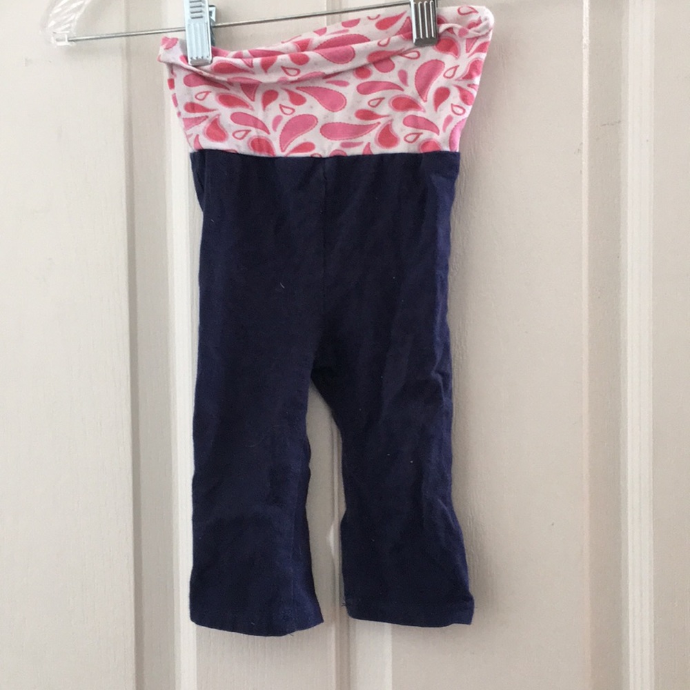 FINAL MARKDOWN Yoga sprout yoga slacks 6-9 months